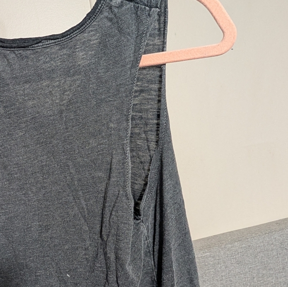 Gray true craft top - Picture 9 of 13